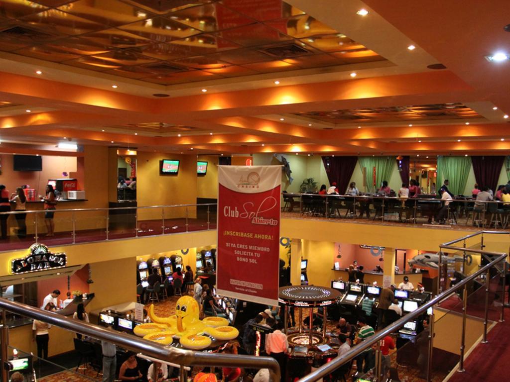 Aloha Sol Hotel And Casino Santiago De Los Caballeros Exteriör bild